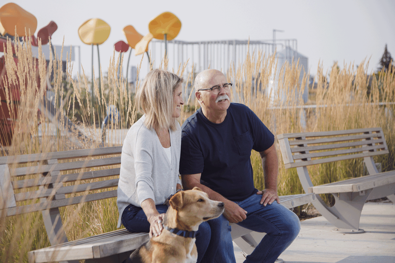 Coupleonbench 1557x1038